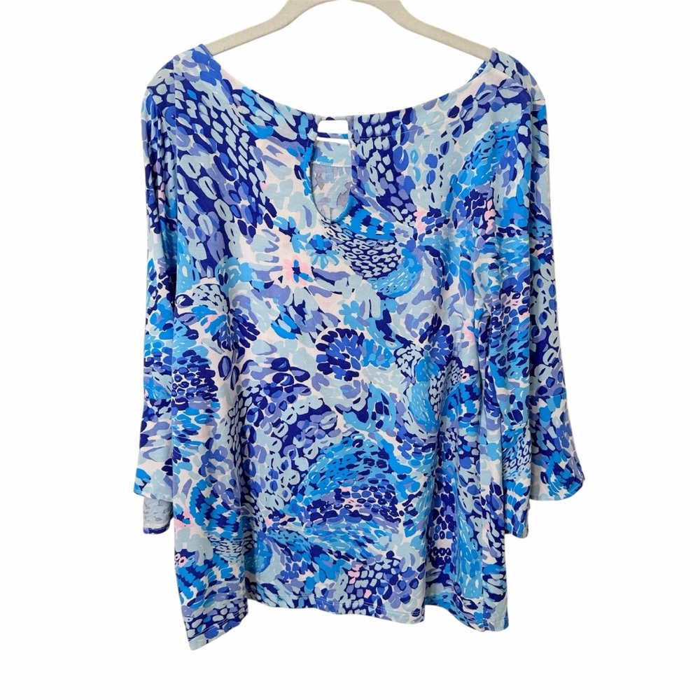 Lilly Pulitzer Blue print Top EUC Wave After Wave 3/4 sleeve Size L - Picture 2 of 4